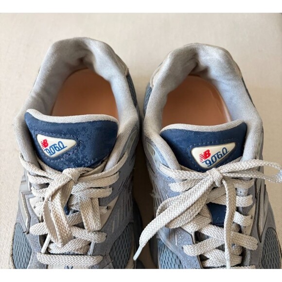 New Balance 9060 Grey Day Moon Daze Blue Mens Size 6.5 U9060MD1 Flaws*